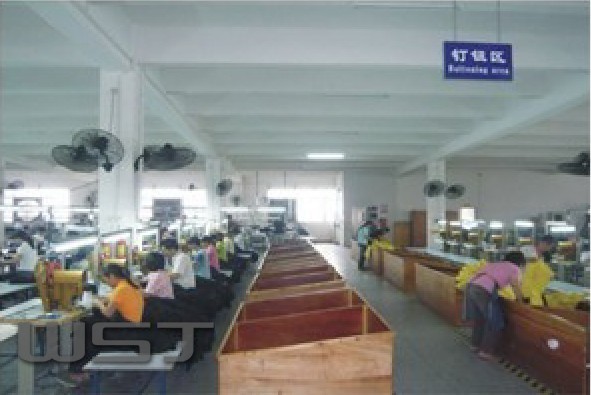 Buttoning area 打钉钮区